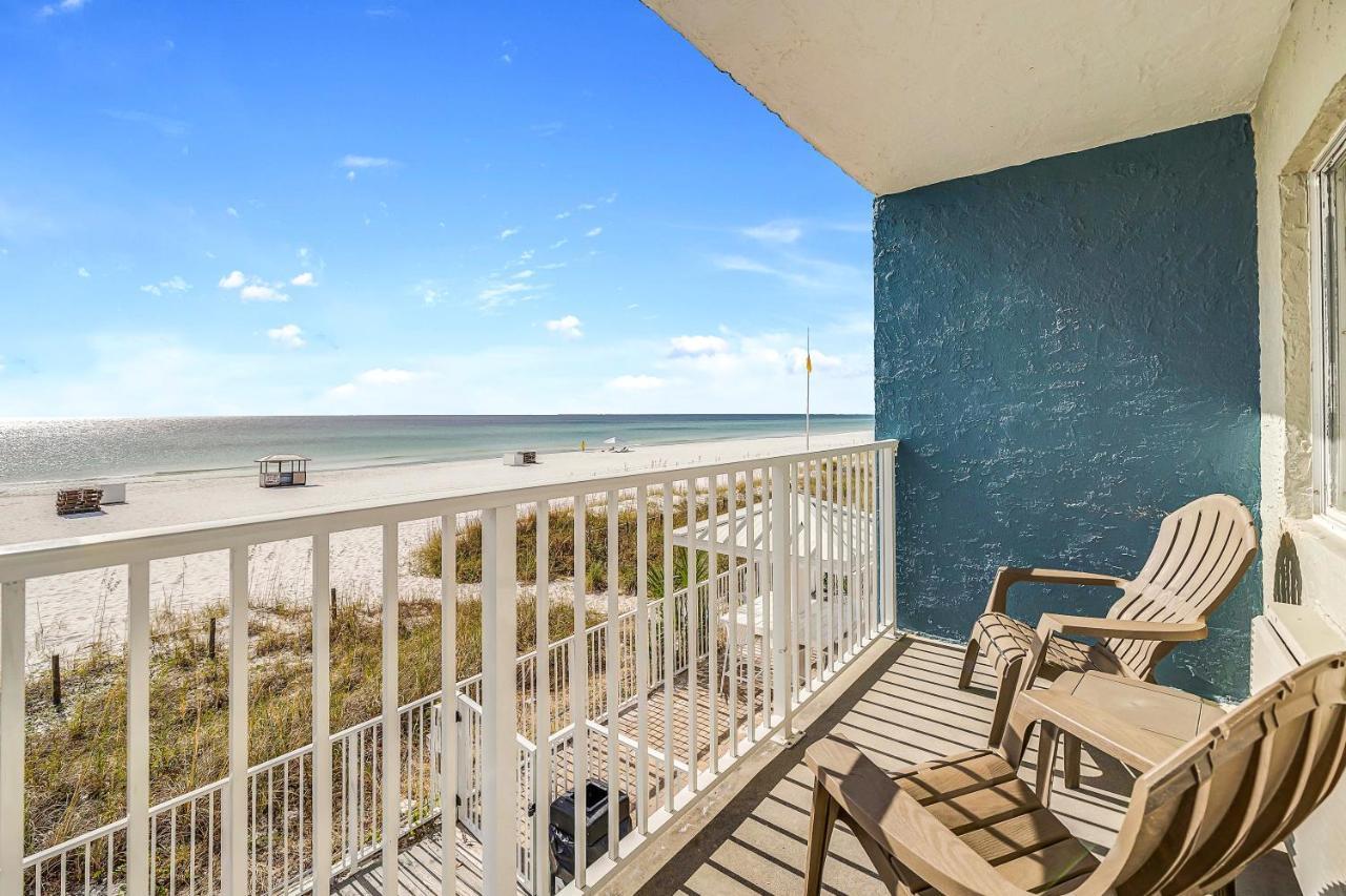 Beachfront Classic Room Queen or Queen Kitchen Split Accommodations,1413205088:JPEG