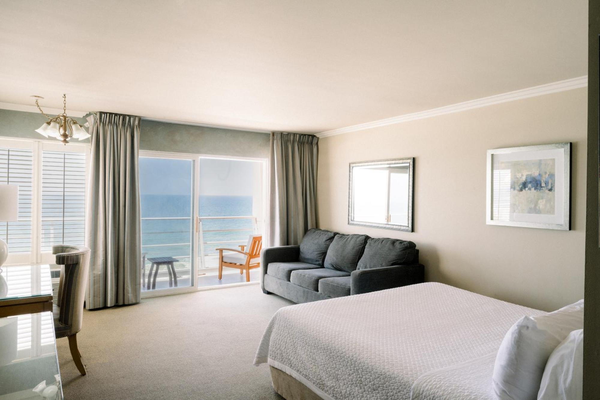Premium Ocean Front Junior Suite Private Balcony